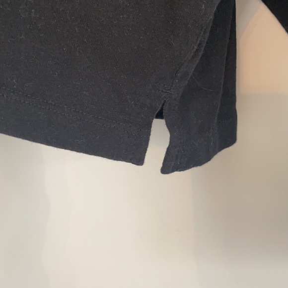 The group babaton black 3/4 sleeve crop tee. Wide crop fit.  Size med - Picture 5 of 7